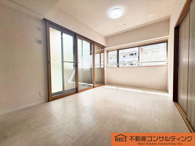 ルイシャトレ香櫨園の居間・リビング