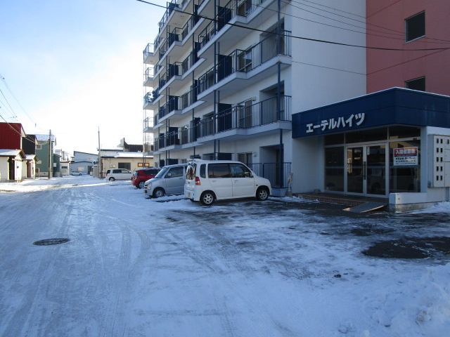 エーデルハイツの駐車場