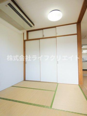 パークサイド石坂の和室