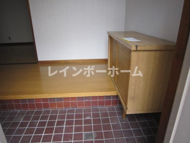 キャステル上福岡の玄関