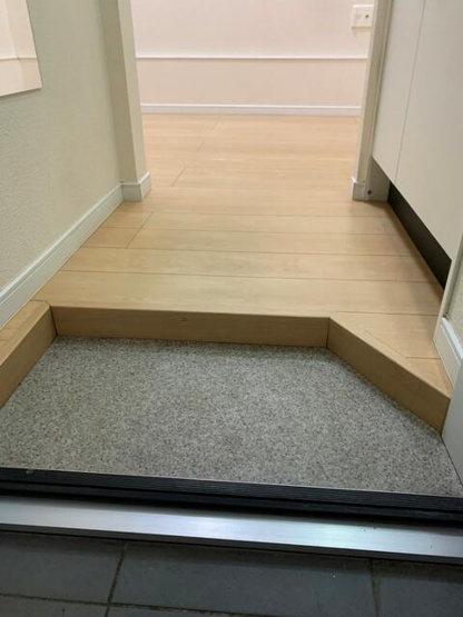 【玄関】