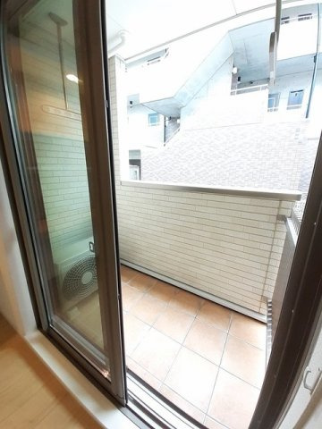 アヴォンリー西町のバルコニー|バルコニーからの眺めを楽しみながら食事をしませんか