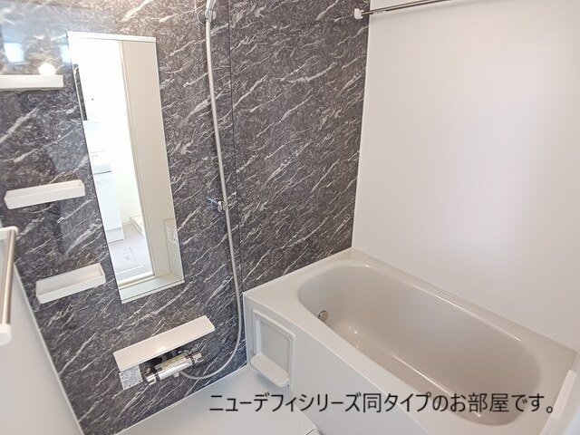 カーサ　福岡　Ⅰの浴室|落ち着いた空間のお風呂です