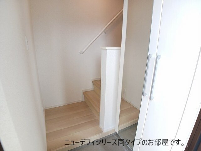 カーサ　福岡　Ⅰの玄関|ゆったりとした玄関です