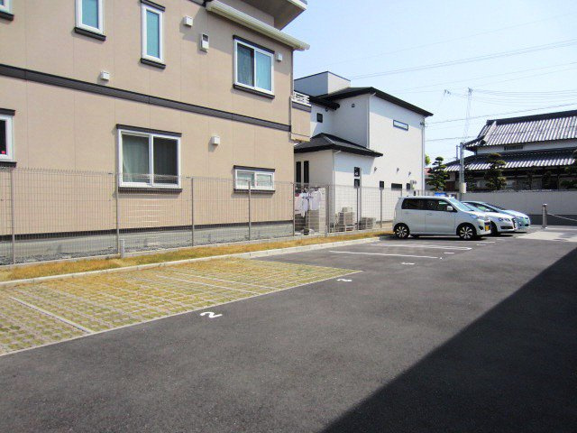 【駐車場】