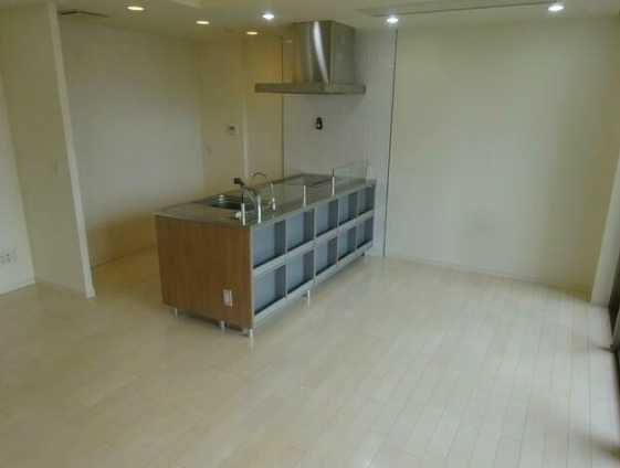 横浜市西区みなとみらい５丁目の賃貸マンションの居間・リビング