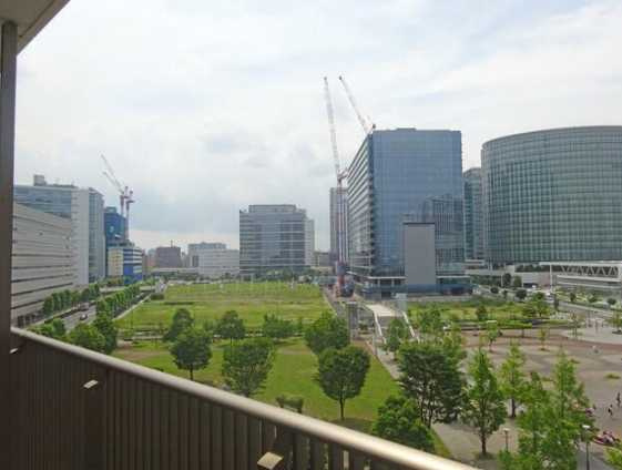 横浜市西区みなとみらい５丁目の賃貸マンションのバルコニー