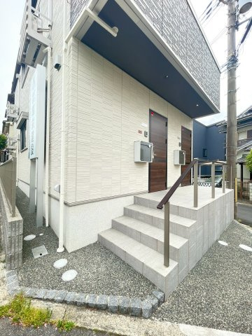 ルリアン弐番館のエントランス