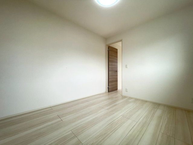 ルリアン弐番館の洋室