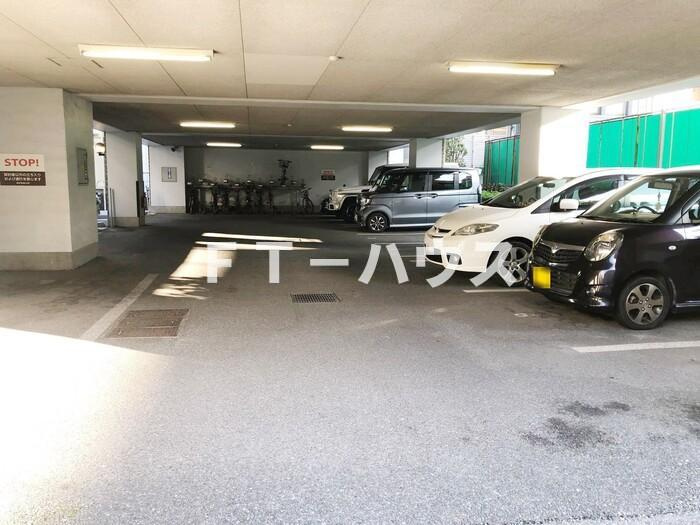 ジョイキャッスルの駐車場|駐車場