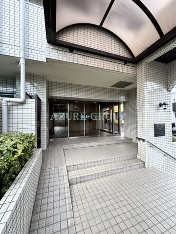 クリオ鴨居壱番館のエントランス