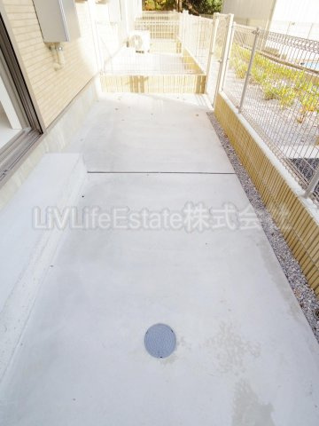 ヴェネチアン　旧東大和市蔵敷１丁目新築アパートのバルコニー