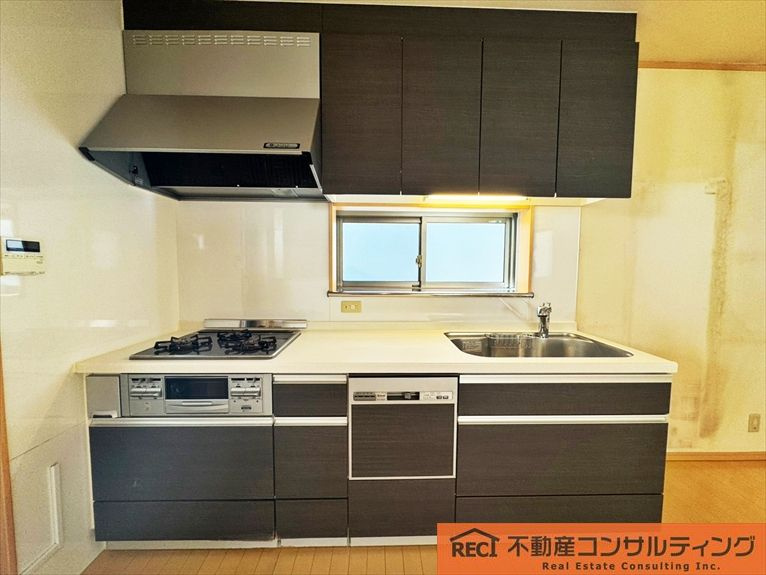 西宮市宮前町　中古戸建のキッチン