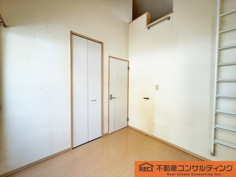 西宮市宮前町　中古戸建の洋室
