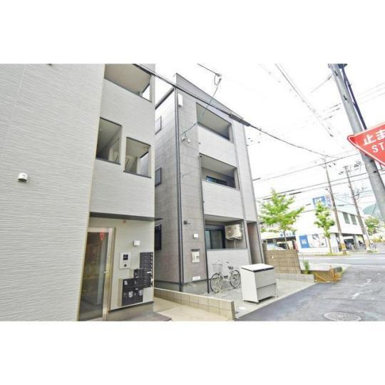 京都市山科区椥辻東浦町のアパートの外観