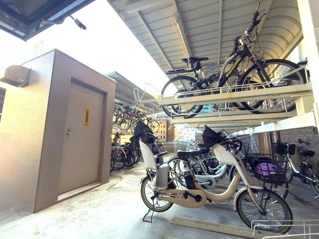 コスモ三宮アーバンスクエアの駐輪場