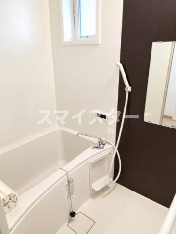 市川市高谷２丁目のアパートの浴室