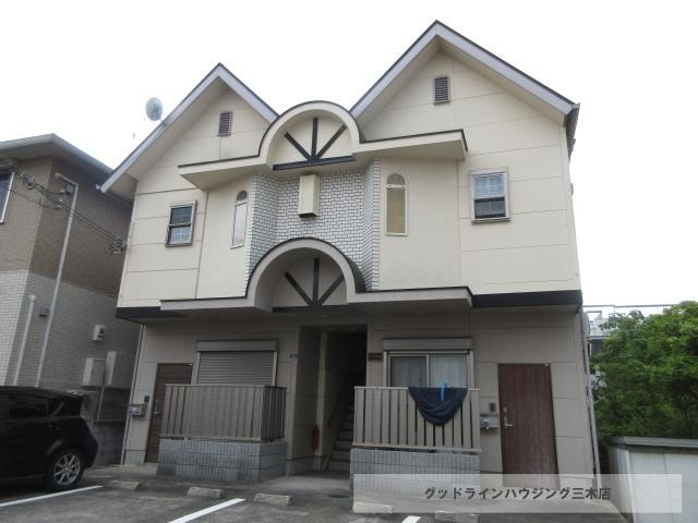 ハイツ志染の外観