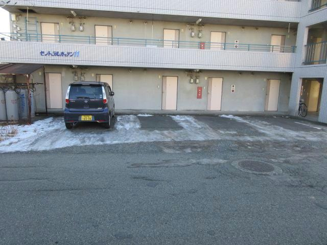 セントラルガーデン11の駐車場