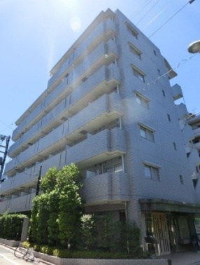 【外観】 | アヴィニティー東中野 | 鉄筋コンクリート造のがっちりとした建物。