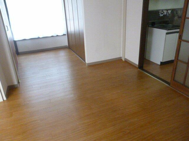 【寝室】 | フジハイツ | ゆとりの広さです