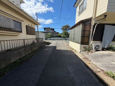 【前面道路含む現地写真】 | 古河市諸川 カーポート付き　4DK