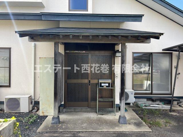 花巻市南城　土地建物の玄関