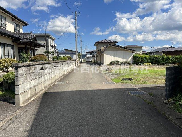 花巻市南城　土地建物の前面道路含む現地写真