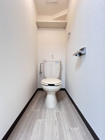大阪市都島区都島本通５丁目の賃貸マンションのトイレ