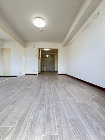 大阪市都島区都島本通５丁目の賃貸マンションの居間・リビング