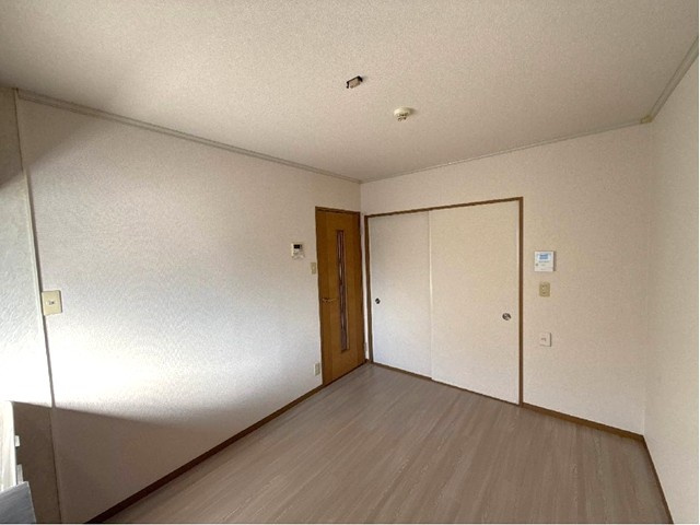 【居間・リビング】 | オーソネタウンハウス六番館 | ダイニングキッチン6帖☆窓側からの眺めです♪洋室6帖のお部屋に繋がっています☆