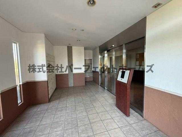 セザール枚方公園のロビー|清潔なロビーです
