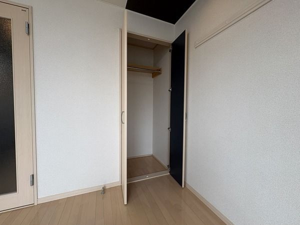 足立区西綾瀬３丁目のアパートの収納