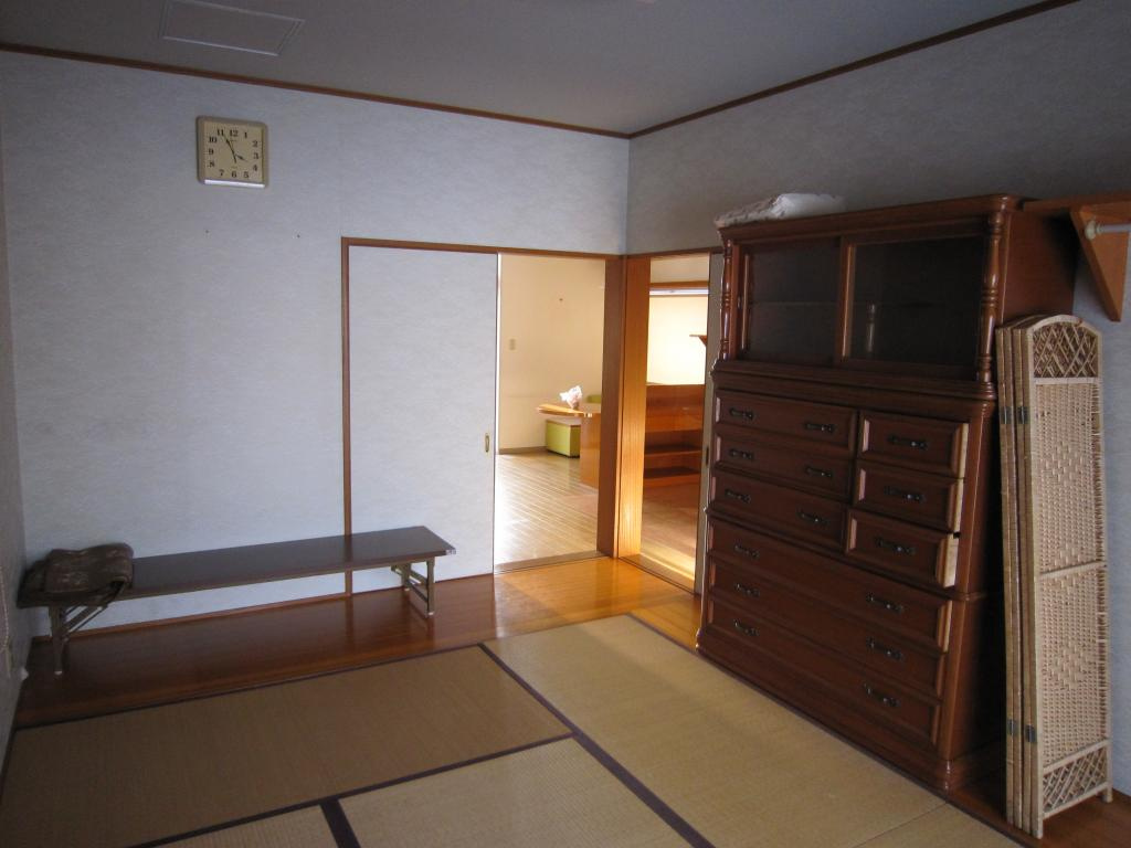 下梅沢 売店舗の内装