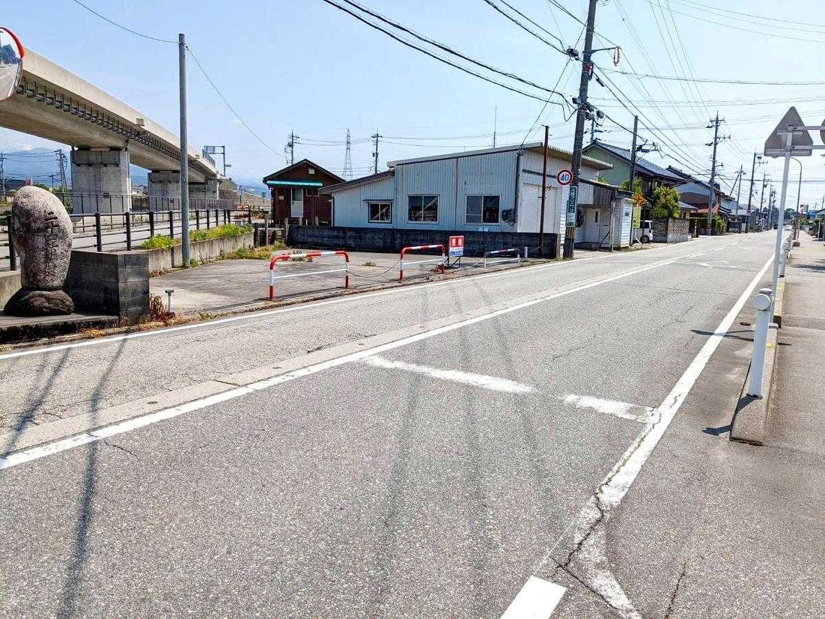 売地No.106 魚津市江口の前面道路含む現地写真