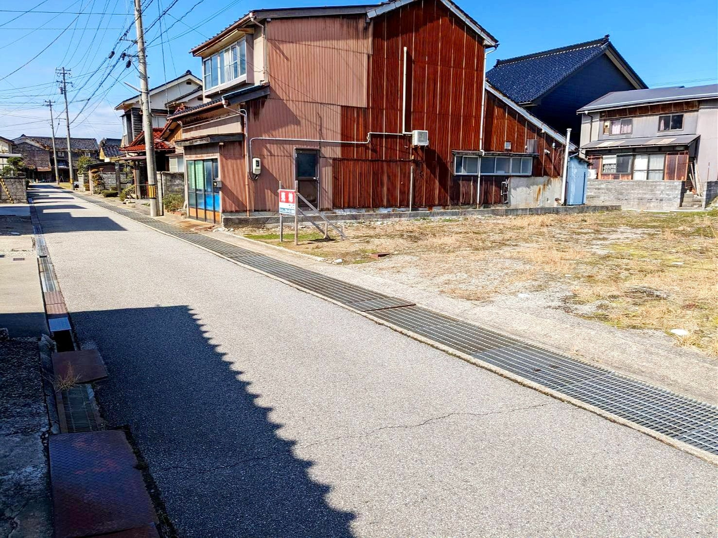 売地No.306 加島町の前面道路含む現地写真