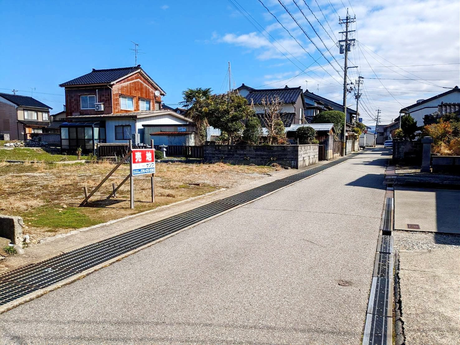 売地No.306 加島町の前面道路含む現地写真