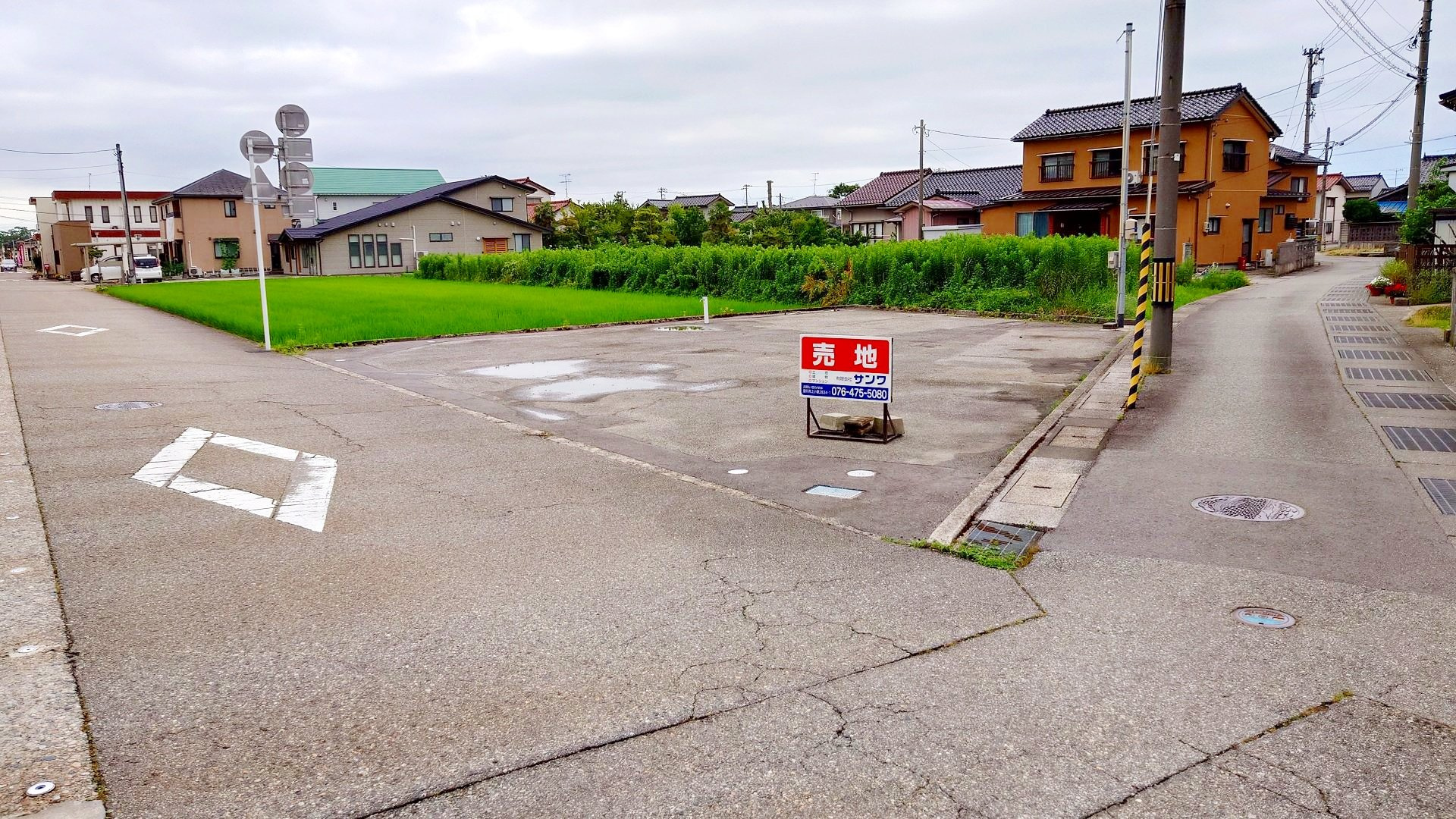 売地№314 加島町の前面道路含む現地写真
