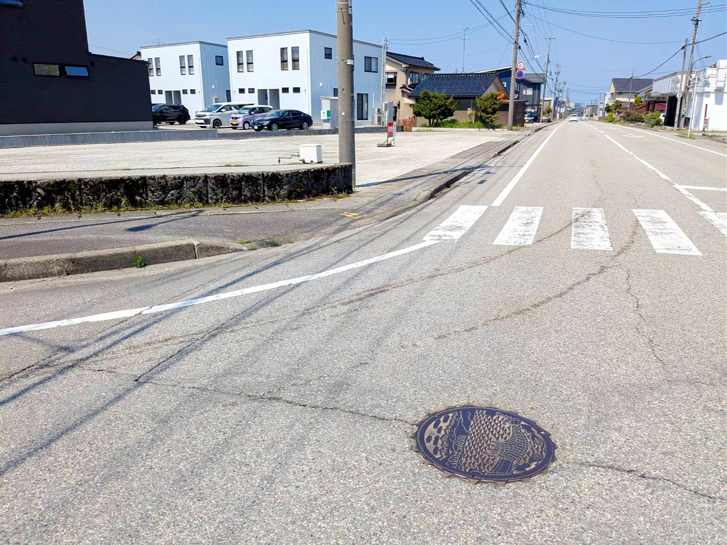 売地No.417 上小泉の前面道路含む現地写真