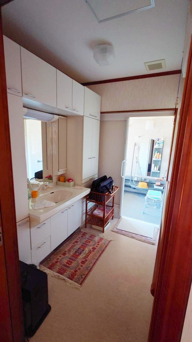 杉本 中古住宅の独立洗面台
