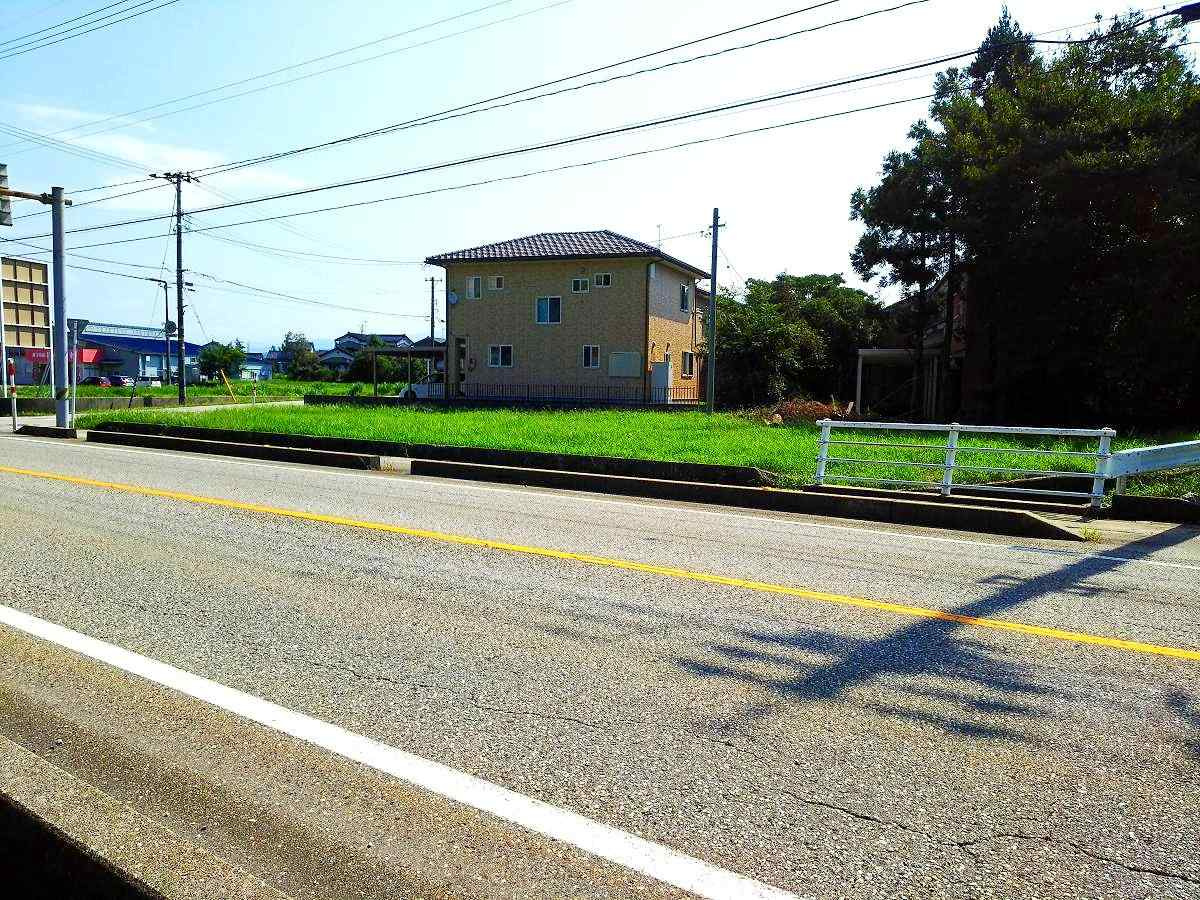 売地№508中野島の前面道路含む現地写真