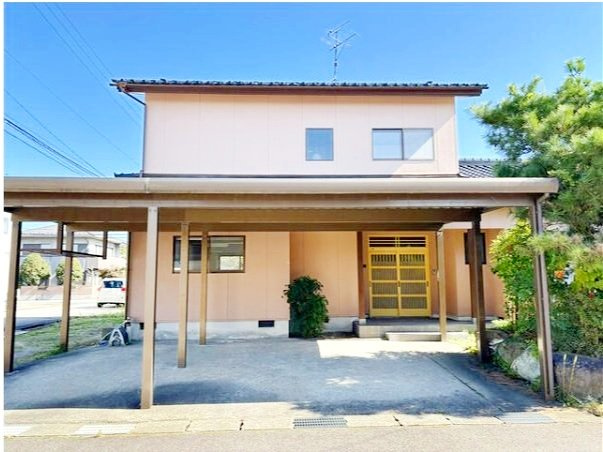 有金 中古住宅の駐車場