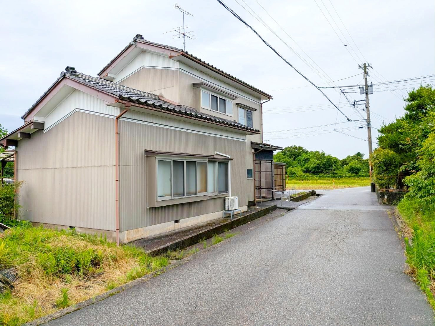 堀江 中古住宅の前面道路含む現地写真