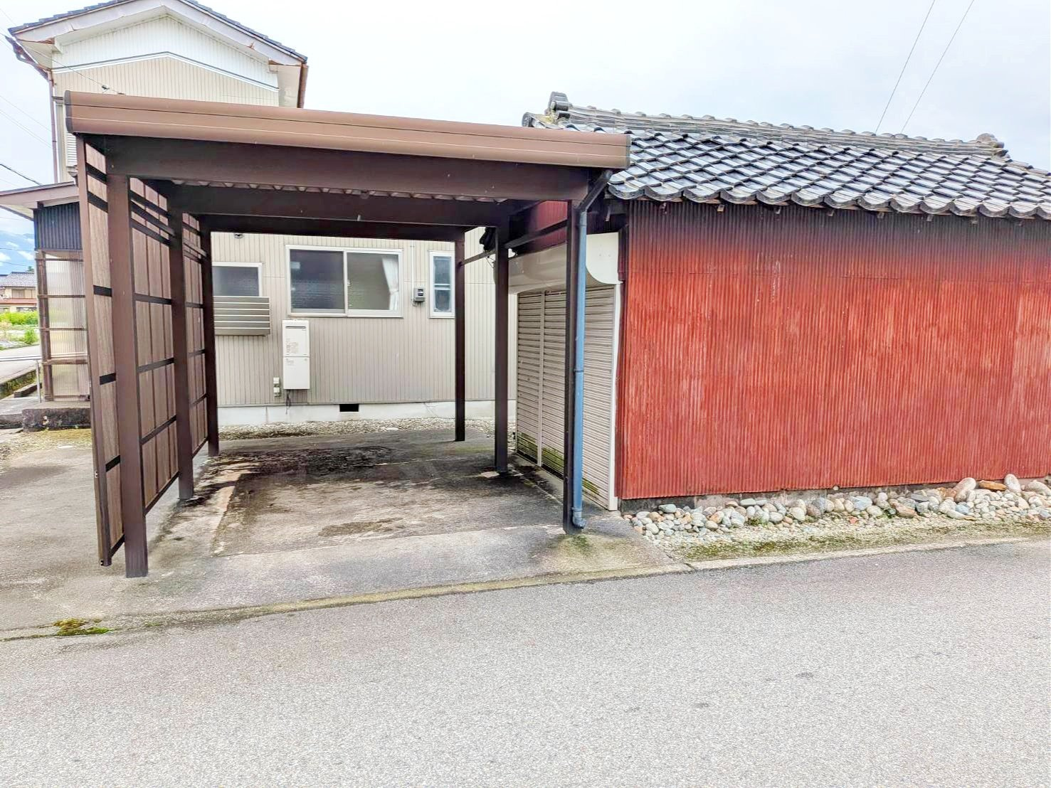 堀江 中古住宅の駐車場