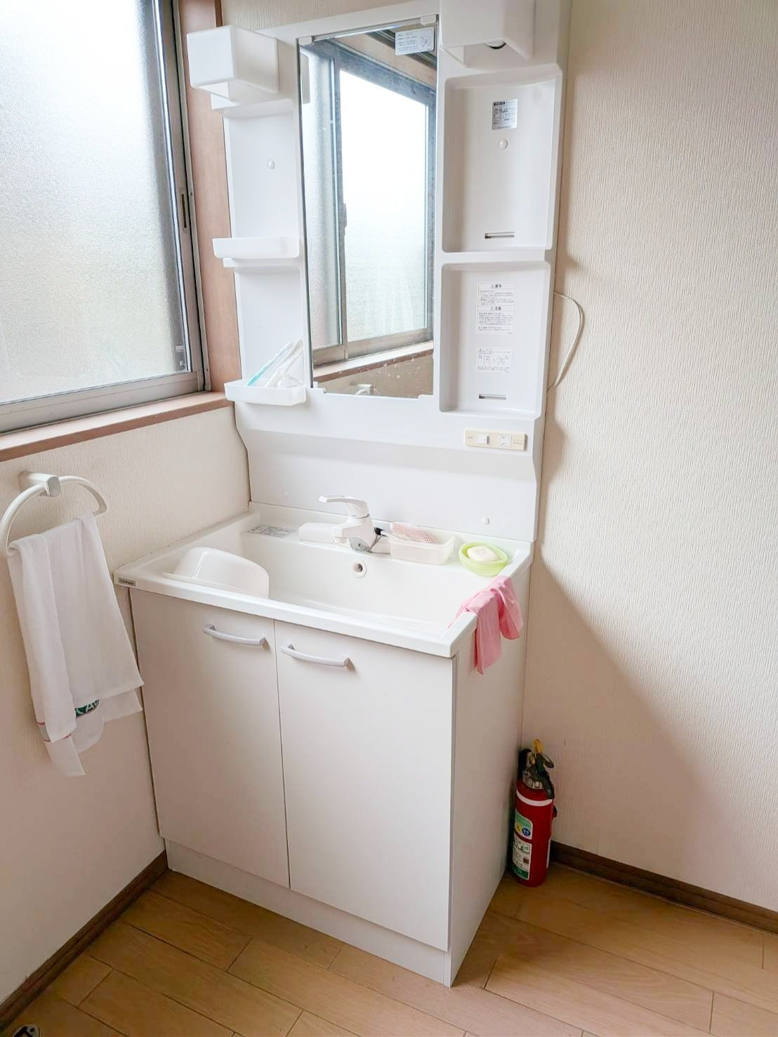 堀江 中古住宅の独立洗面台