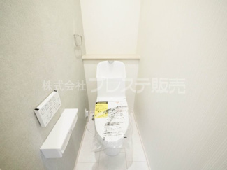 【トイレ】 | 現地写真（２階トイレ）温水洗浄便座を標準装備！