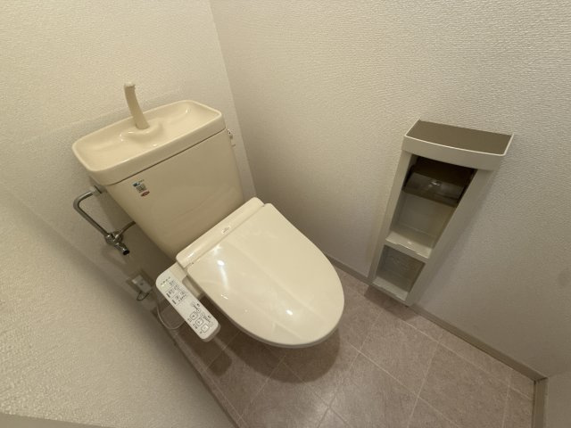 シャーメゾン東延末のトイレ
