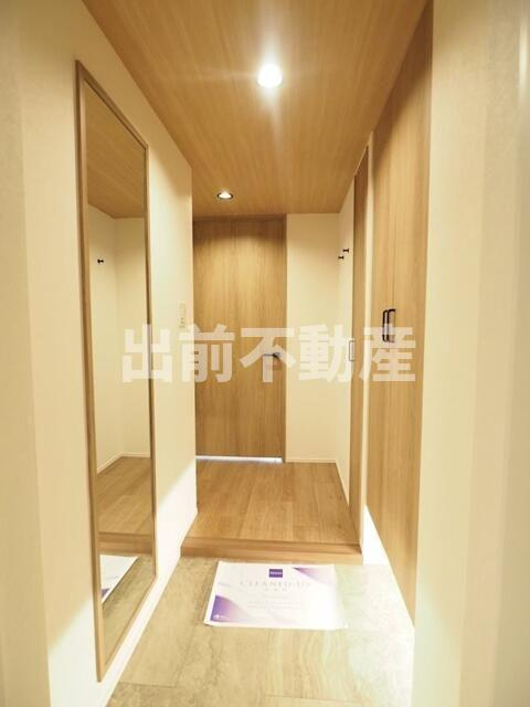 レジディア市ヶ谷の玄関