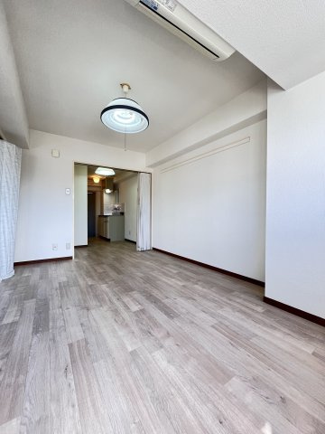 大阪市都島区都島本通５丁目の賃貸マンションの居間・リビング