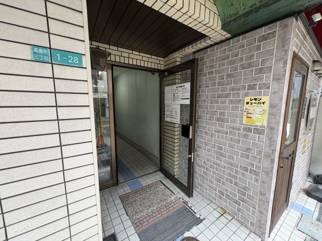 レオハイムスギのエントランス